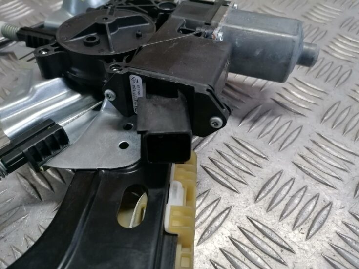 Stikla pacelšanas mehānisms priekšējais kreisais priekš OPEL ASTRA J 2012