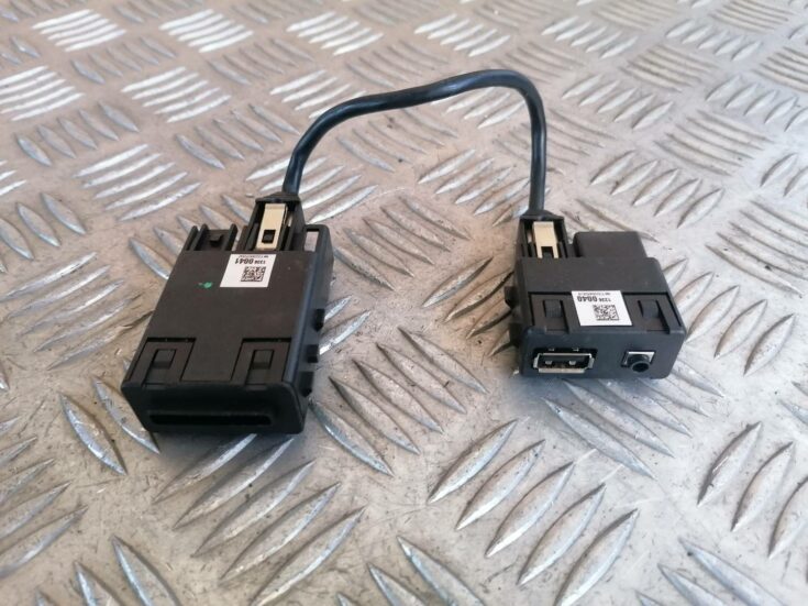 Audio/video AUX adapteris priekš OPEL ASTRA J 2012