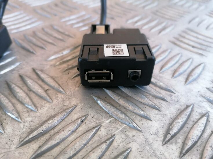 Audio/video AUX adapteris priekš OPEL ASTRA J 2012
