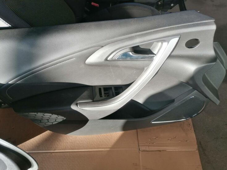 Sēdekļu komplekts priekš OPEL ASTRA J 2012