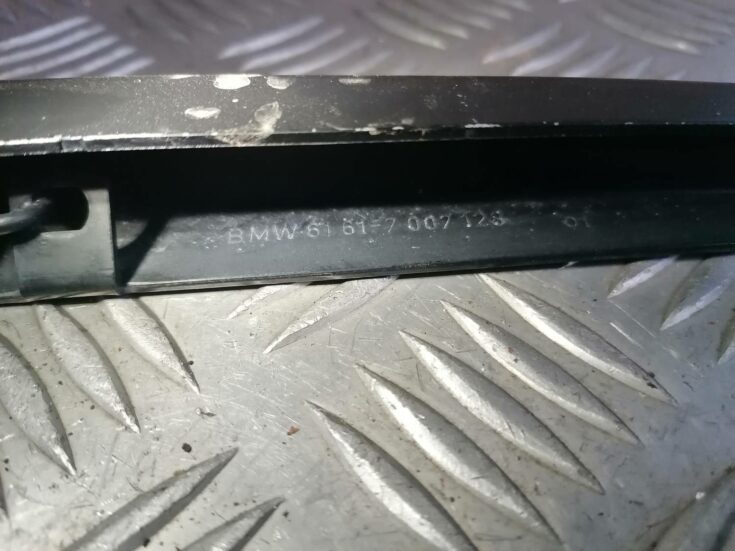 Vējstikla slotiņa priekš BMW 318D E46 2002 SEDAN