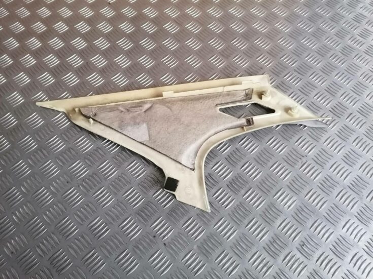 Aizmugurējas salona statnes apdare priekš BMW 318D E46 2002 SEDAN