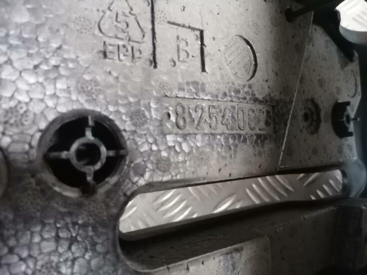 Stūres statnes putekļu aizsargs (salonā) priekš BMW 318D E46 2002 SEDAN
