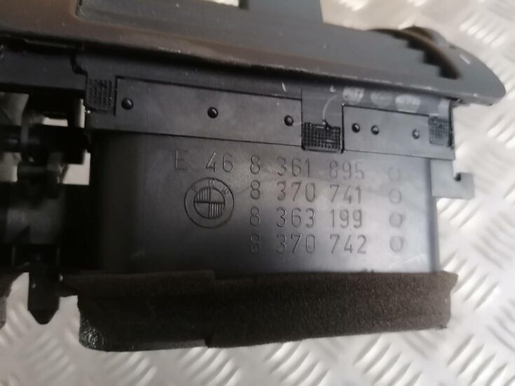 Mērinstrumentu paneļa gaisa vads, centrā priekš BMW 318D E46 2002 SEDAN