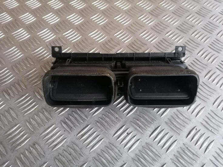 Mērinstrumentu paneļa gaisa vads, centrā priekš BMW 318D E46 2002 SEDAN