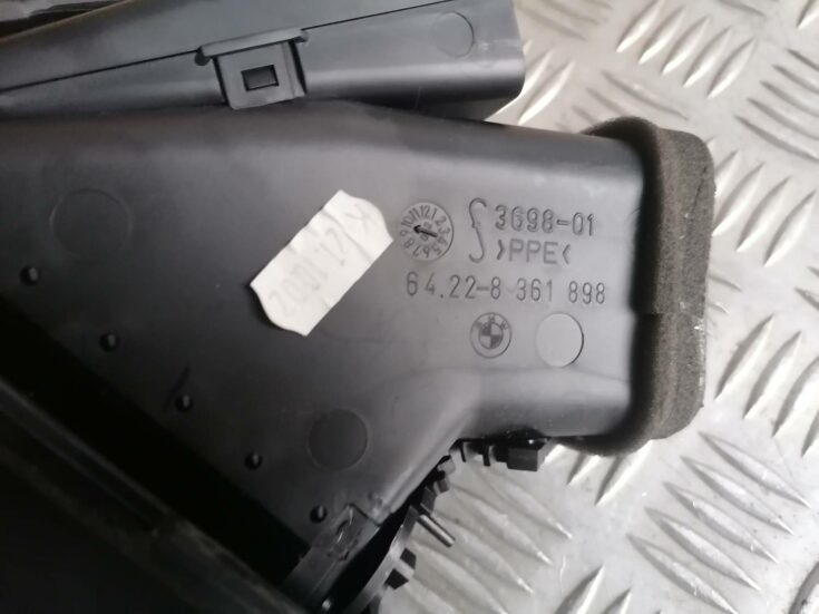 Mērinstrumentu paneļa gaisa vads, pa labi priekš BMW 318D E46 2002 SEDAN