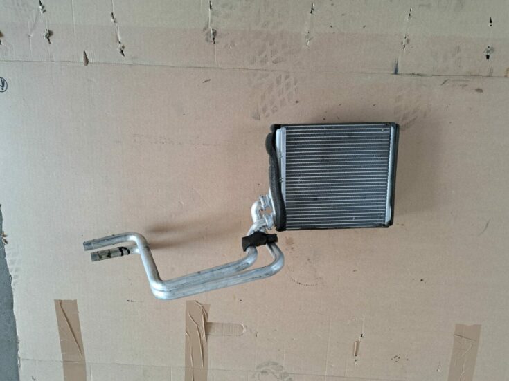 Apsildes sistēmas radiators priekš VOLVO V70 2009