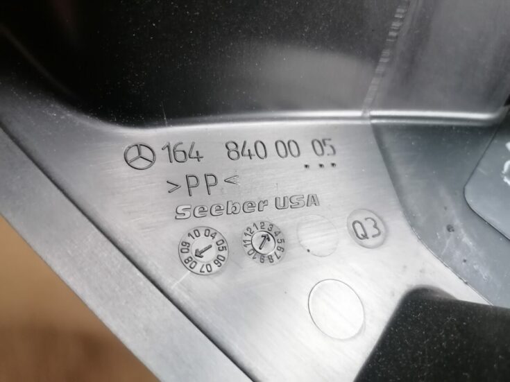 Mantu nodalījums bagāžniekā priekš MERCEDES BENZ ML280 2008 OBSIDIAN BLACK