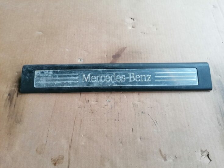 Sliekšņa priekšēja kreisa uzlika (salonā) priekš MERCEDES BENZ ML280 2008 OBSIDIAN BLACK