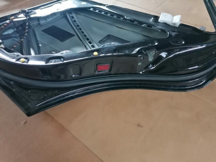 Aizmugurējās labās durvis priekš MERCEDES BENZ ML280 2008 OBSIDIAN BLACK