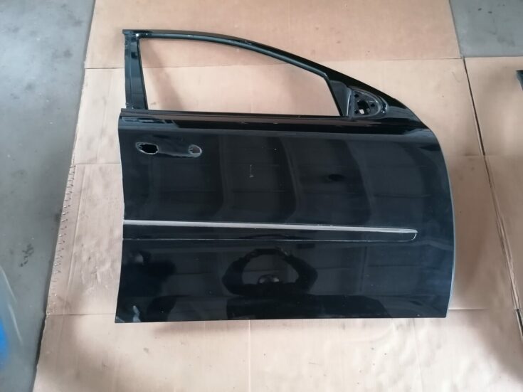 Priekšējās labās durvis priekš MERCEDES BENZ ML280 2008 OBSIDIAN BLACK