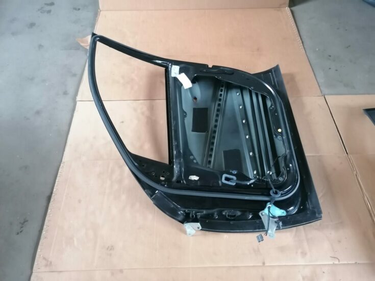 Priekšējās labās durvis priekš MERCEDES BENZ ML280 2008 OBSIDIAN BLACK