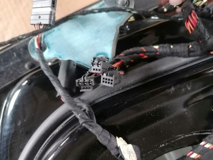 Priekšējās labās durvis priekš MERCEDES BENZ ML280 2008 OBSIDIAN BLACK