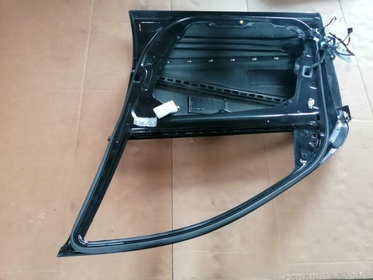 Priekšējās labās durvis priekš MERCEDES BENZ ML280 2008 OBSIDIAN BLACK