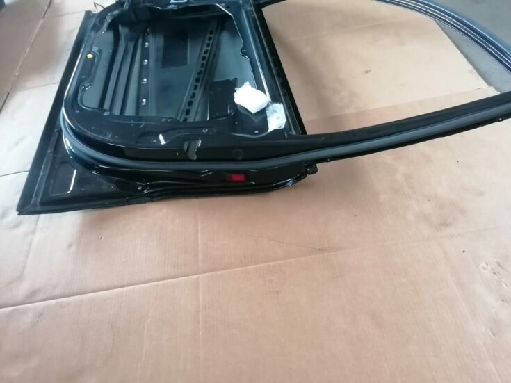 Priekšējās labās durvis priekš MERCEDES BENZ ML280 2008 OBSIDIAN BLACK