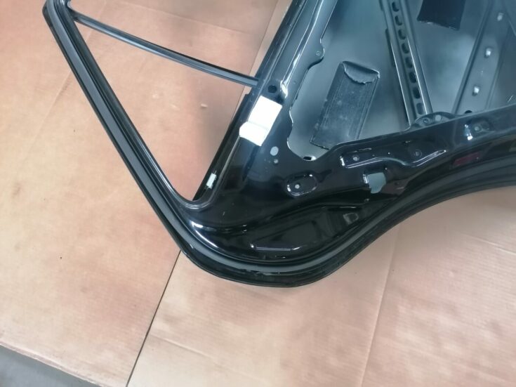 Aizmugurējās kreisās durvis priekš MERCEDES BENZ ML280 2008 OBSIDIAN BLACK