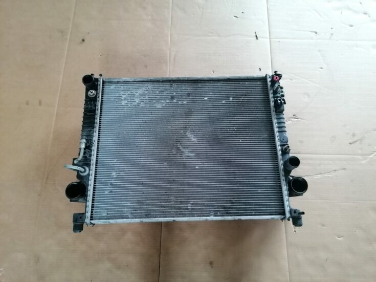 Dzesēšanas radiators priekš MERCEDES BENZ ML280 2008 OBSIDIAN BLACK