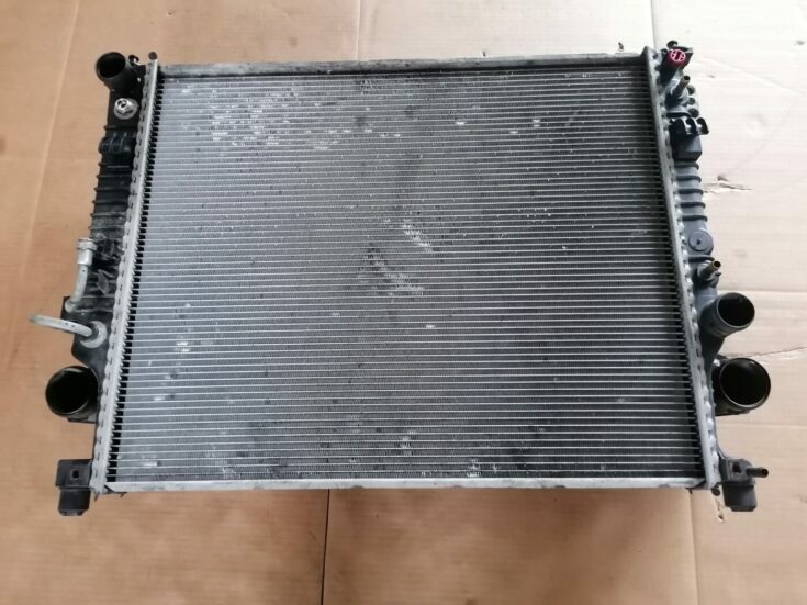 Dzesēšanas radiators priekš MERCEDES BENZ ML280 2008 OBSIDIAN BLACK