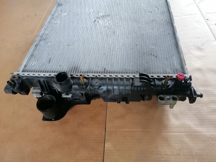 Dzesēšanas radiators priekš MERCEDES BENZ ML280 2008 OBSIDIAN BLACK