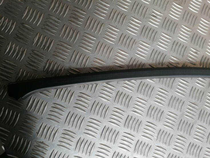 Durvju stikla moldings priekš MERCEDES BENZ ML280 2008 OBSIDIAN BLACK