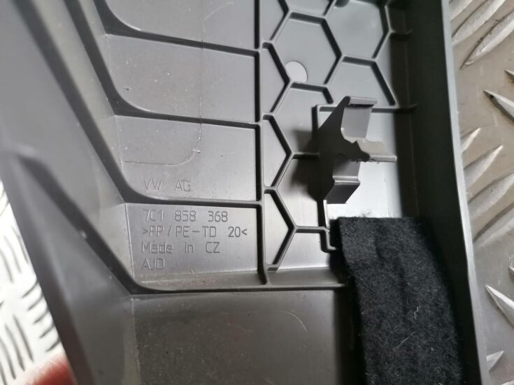 Mērinstrumentu paneļa dekoratīvā uzlika priekš VW CRAFTER 2018