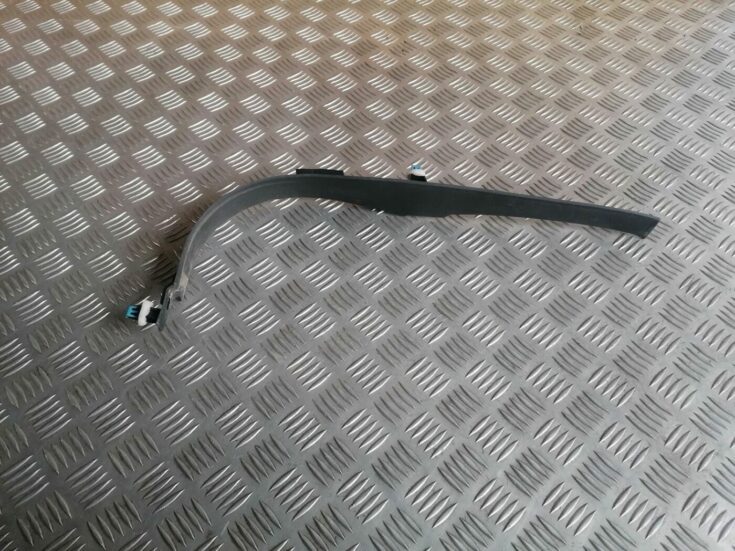 Sliekšņa priekšēja kreisa uzlika (salonā) priekš VOLVO V70 2009
