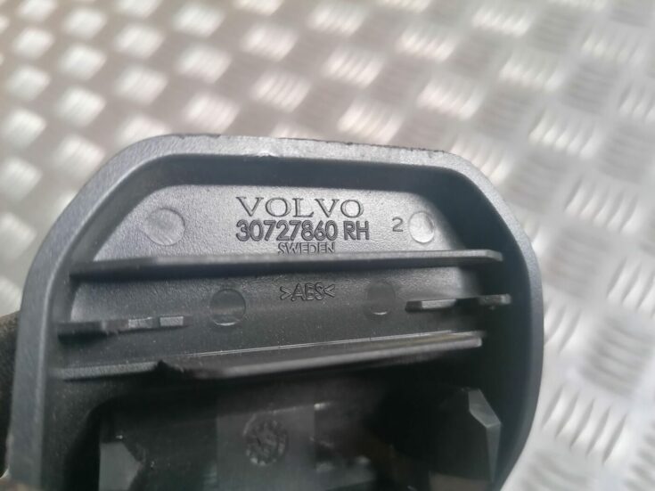 Priekšējā labā sēdekļa sliežu apdare priekš VOLVO V70 2009