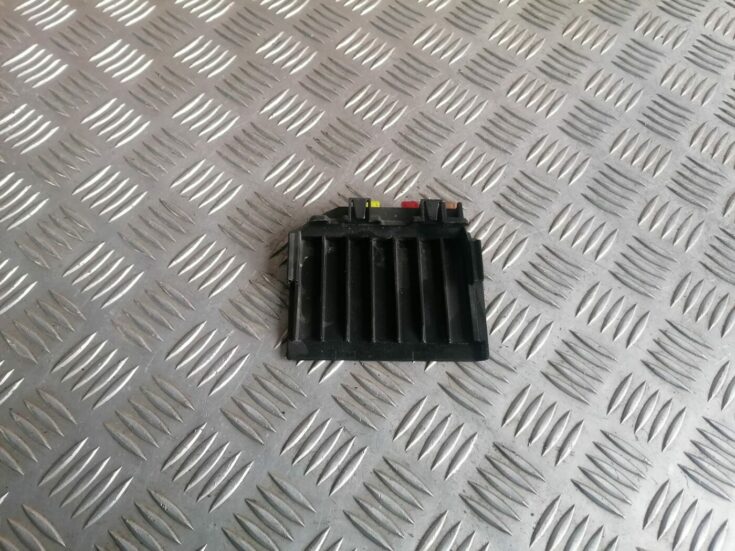 Drošinātāju bloks priekš VOLVO V70 2009