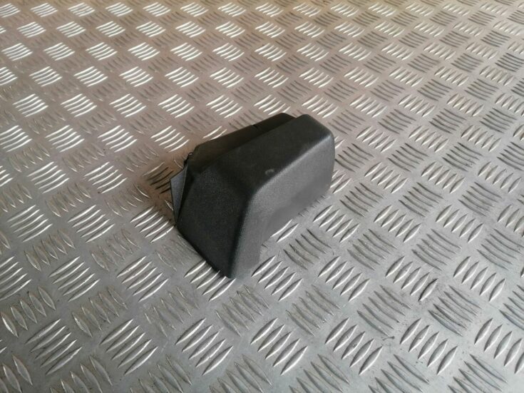 Salona plastmasa priekš VOLVO V70 2009