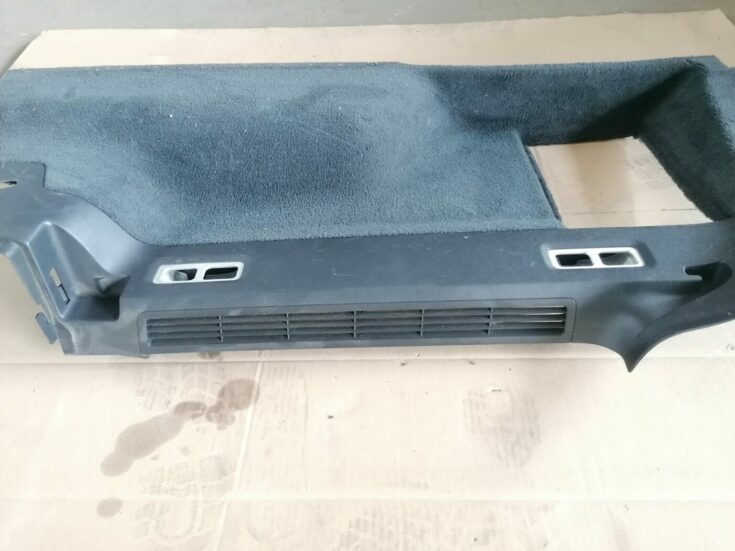 Bagāžnieka nodalījuma sānu apdare priekš VOLVO V70 2009