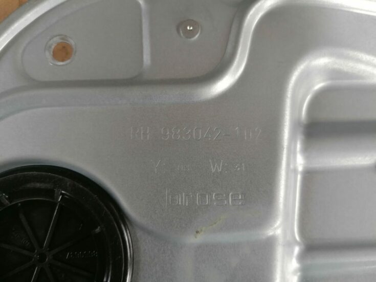 Stikla pacelšanas mehānisma panele priekš VOLVO V70 2009
