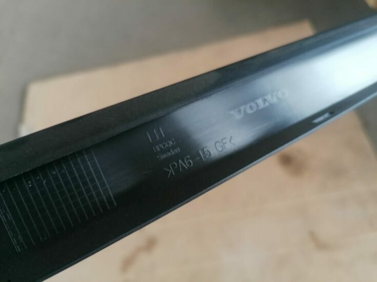 Durvju stikla moldings priekš VOLVO V70 2009