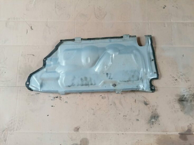 Izpūtēja sistēmas karstuma aizsargs priekš VOLVO V70 2009