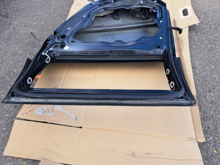 Aizmugurējās labās durvis priekš VOLVO V70 2009