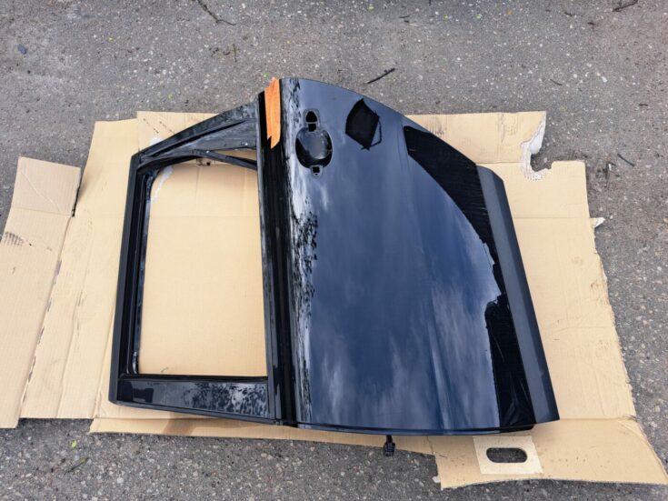 Aizmugurējās kreisās durvis priekš VOLVO V70 2009