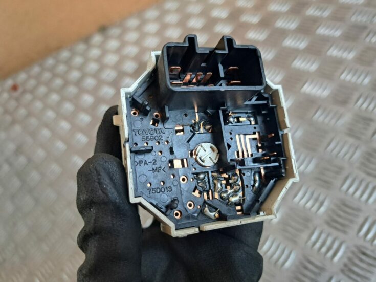 Salona ventilatora regulēšanas poga priekš TOYOTA RAV 4 2006
