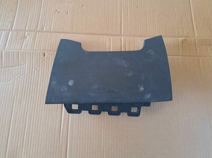 Mērinstrumentu paneļa apdare (zem stūres) priekš TOYOTA RAV 4 2006