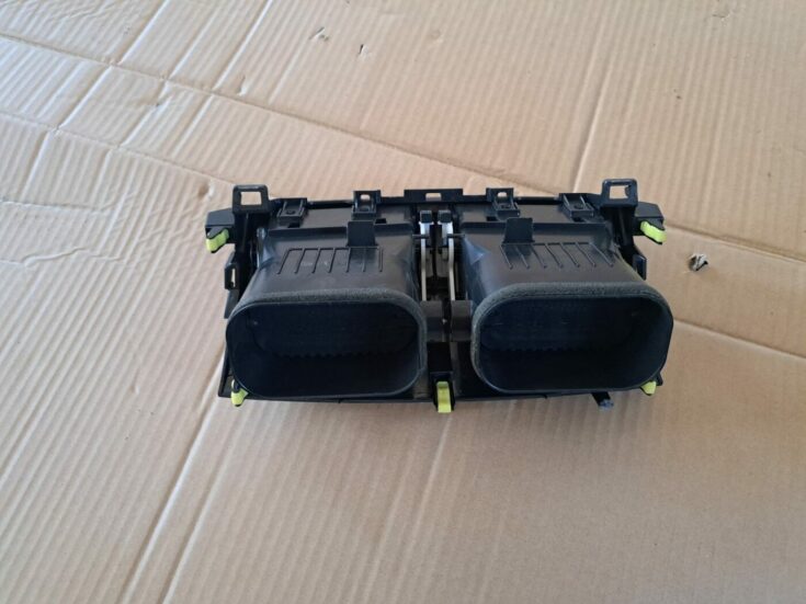 Mērinstrumentu paneļa gaisa vads, centrā priekš TOYOTA RAV 4 2006