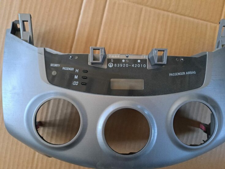 Mērinstrumentu paneļa dekoratīvais rāmis priekš TOYOTA RAV 4 2006