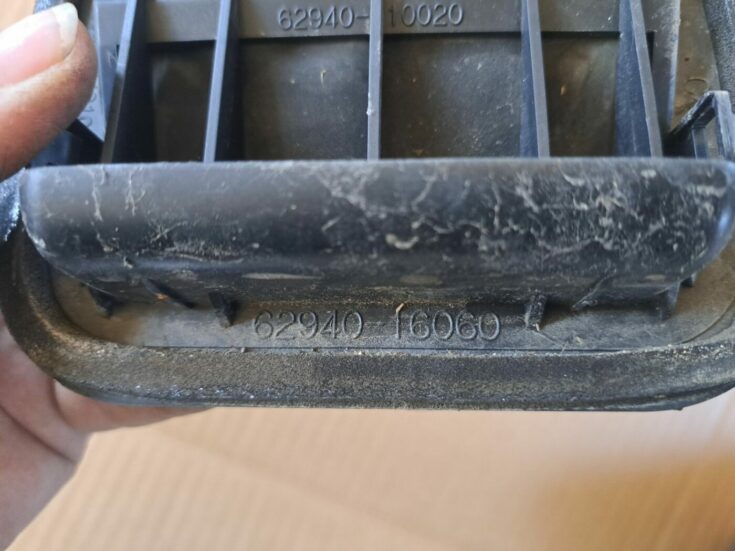 Virsbūves ventilācijas reste priekš TOYOTA RAV 4 2006
