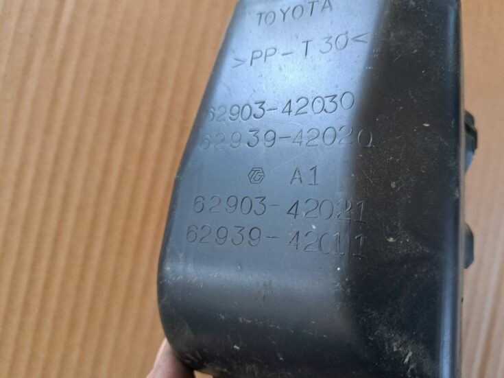 Virsbūves ventilācijas reste priekš TOYOTA RAV 4 2006
