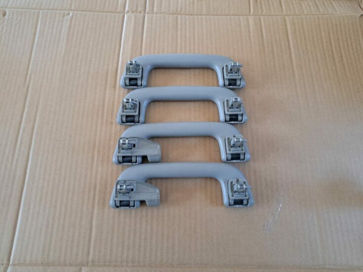 Salona rokturis griestos priekš TOYOTA RAV 4 2006