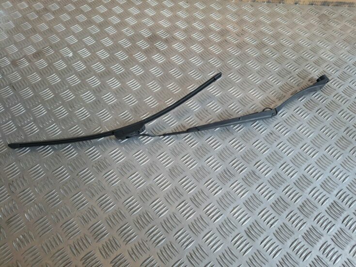 Vējstikla slotiņa priekš TOYOTA RAV 4 2006