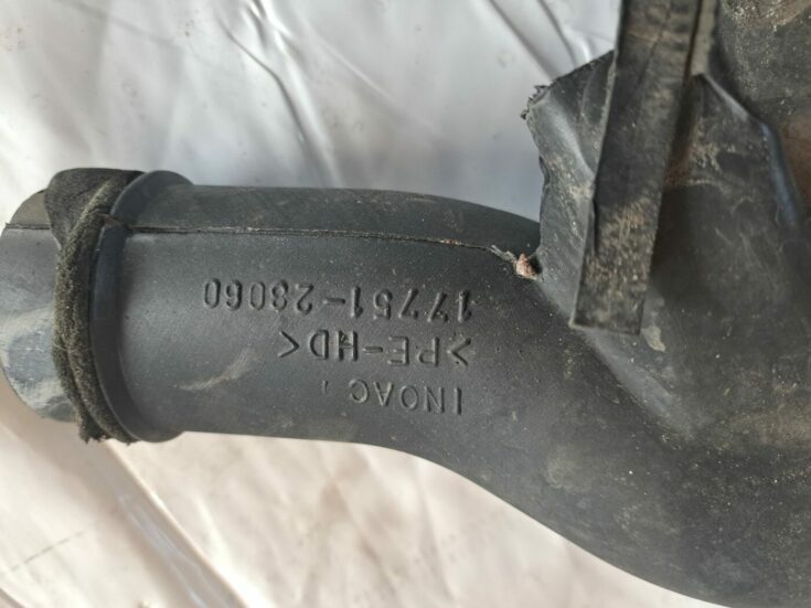 Gaisa ieplūdes šļūtene priekš TOYOTA RAV 4 2006