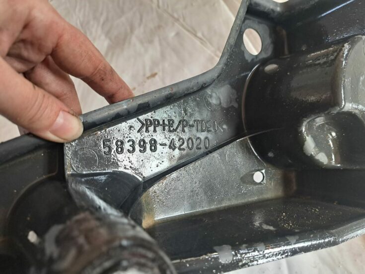 Virsbūves apakšējais aizsargs priekš TOYOTA RAV 4 2006