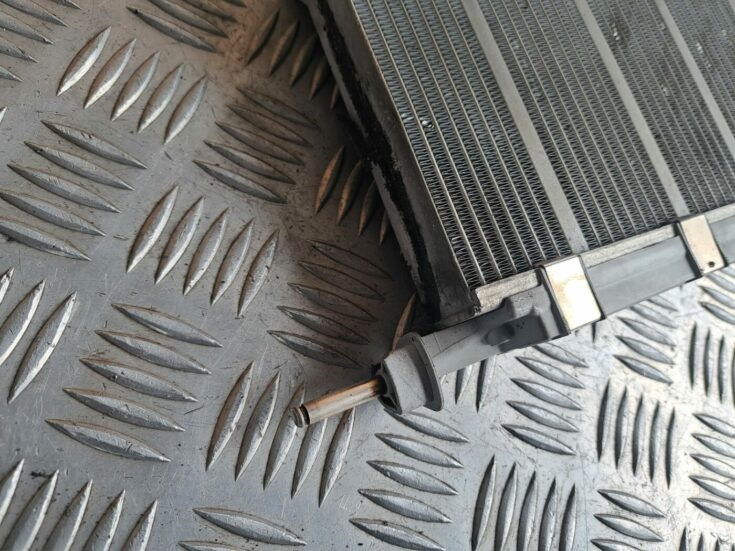 Apsildes sistēmas radiators priekš BMW 525 E60 2004 BLACK