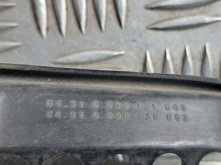 Ieplūdes gaisa deflektors, pa kreisi priekš BMW 525 E60 2004 BLACK