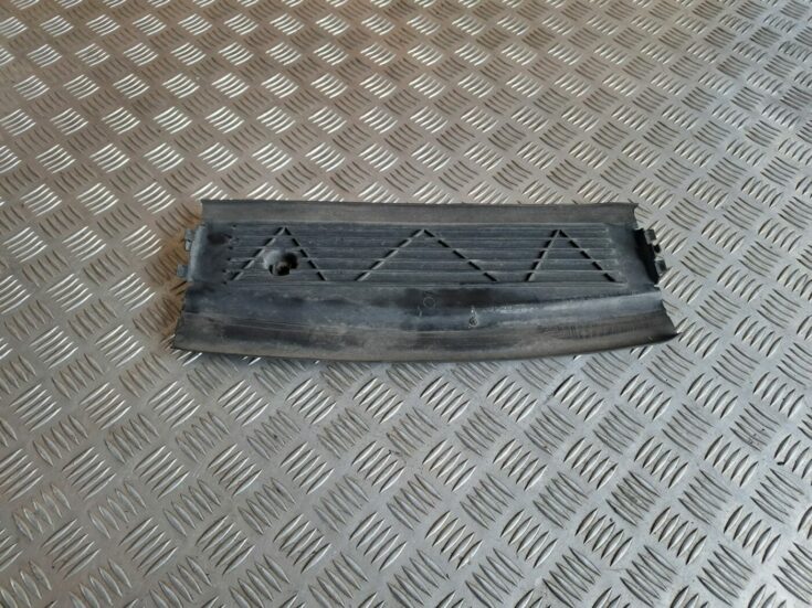 Ieplūdes gaisa deflektors/Difuzors priekš BMW 525 E60 2004 BLACK