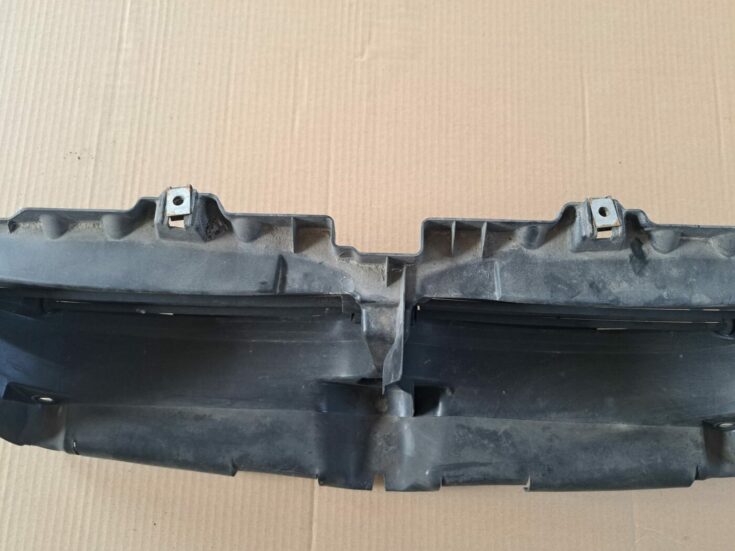 Ieplūdes gaisa deflektors/Difuzors priekš BMW 525 E60 2004 BLACK