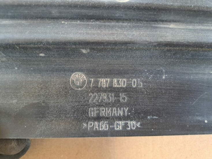 Radiatora kronšteins priekš BMW 525 E60 2004 BLACK